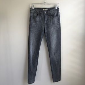 Madewell skinny jeans in grey. Size 27